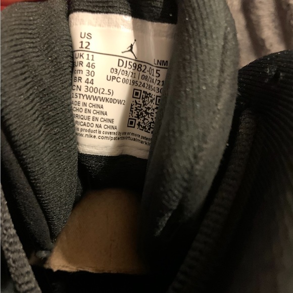 Air Jordan 13 Retro
Men's Shoes
Black/White/Court Purple
Size 12 - Picture 4 of 5